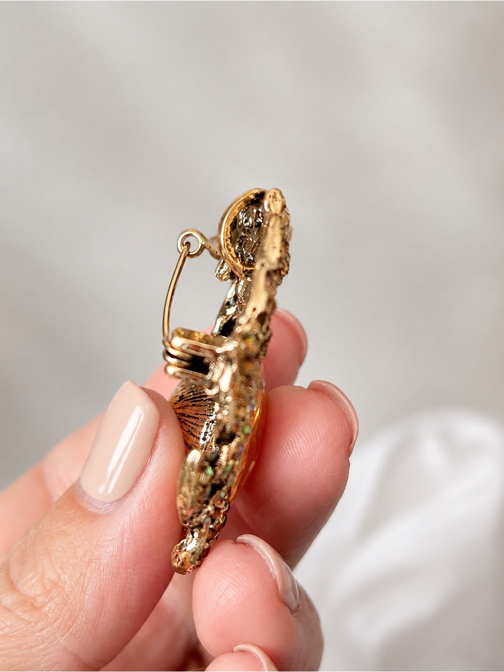 Champagne Convertible Statement Brooch Pendant - Picture 4 of 10